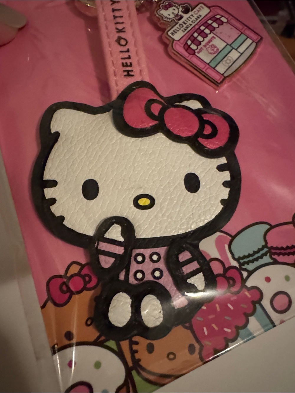 Hello Kitty Pink Cafe Keychain - Picture 2 of 4